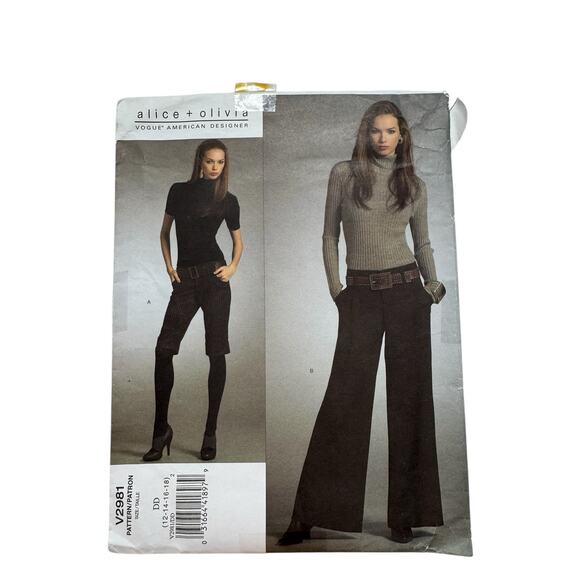VOGUE Alice & Olivia Flare Pant Short Pattern V2981 Uncut DD 12-14-16-18 Plus - Picture 1 of 3
